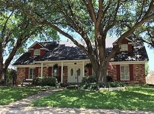 9821 Vistadale Dr, Dallas, TX 75238