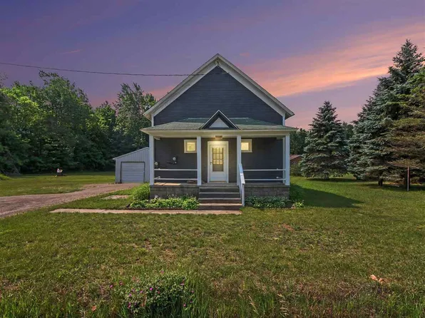 7198 E Mitchell Rd, Petoskey, MI 49770