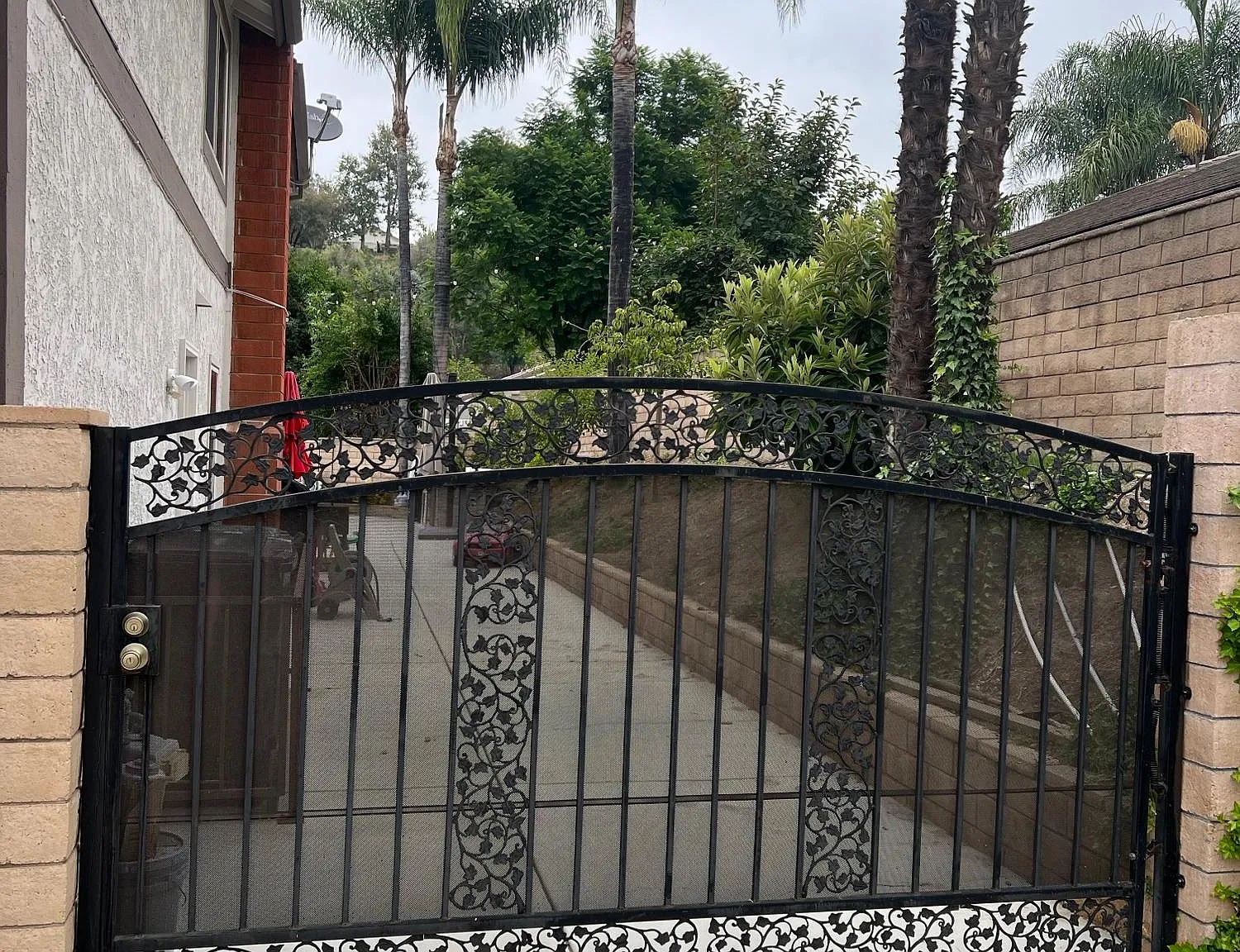 4 bed, 2142 sqft, $4,800 — Photo 3