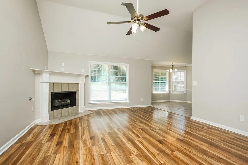 3 bed, 2.0 bath, 1856 sqft, $2,930 — Photo 3
