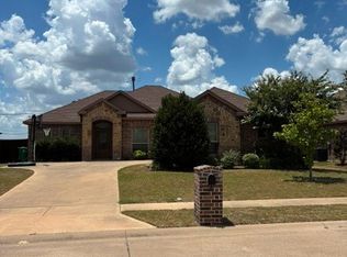 209 Newcastle St, Waxahachie, TX 75165