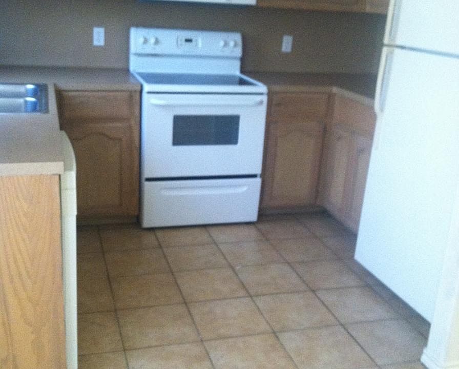 2nd image of 811 N Cross Ln APT 3