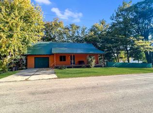 214 W Main St, Freeport, IL 61032