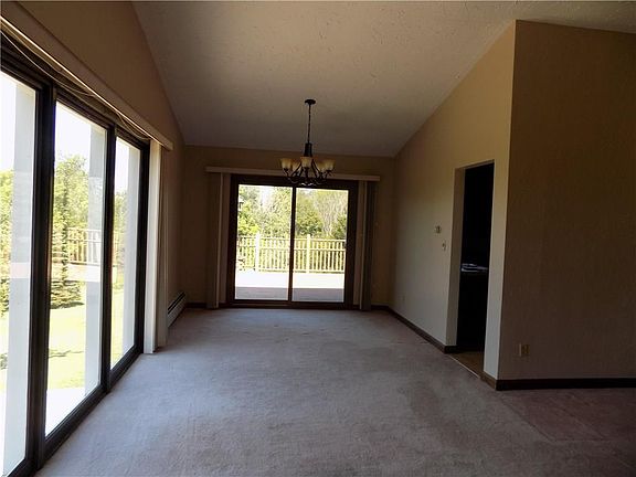 5th image of 8134 Venshire Dr