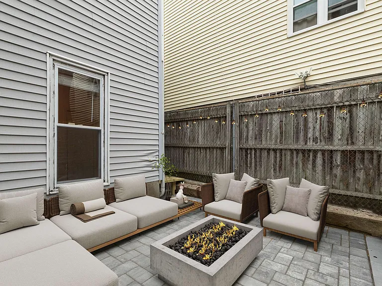 84 Griffith St #1 — Photo 12