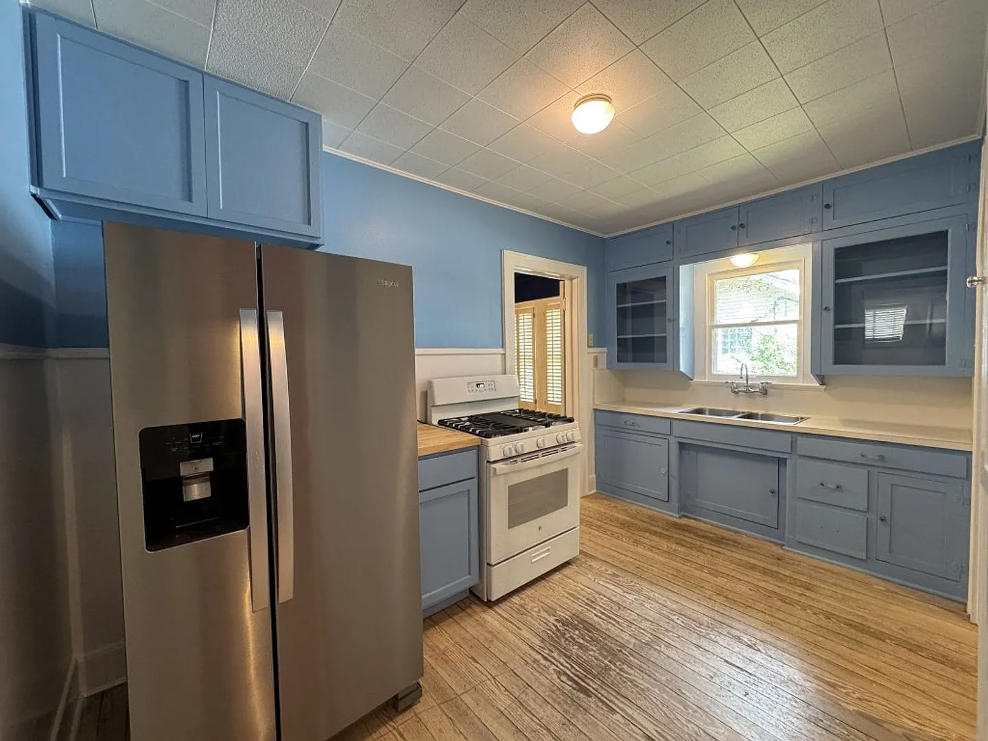 Available Now In Downtown Victoria — Photo 4