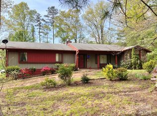 3009 Chestnut Tree Rd, Hendersonville, NC 28792