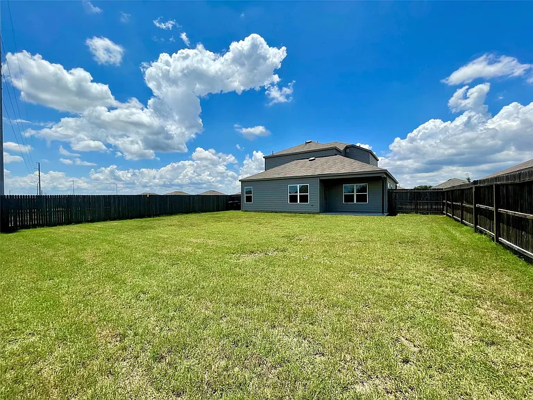 231 Valmet Dr — Photo 25