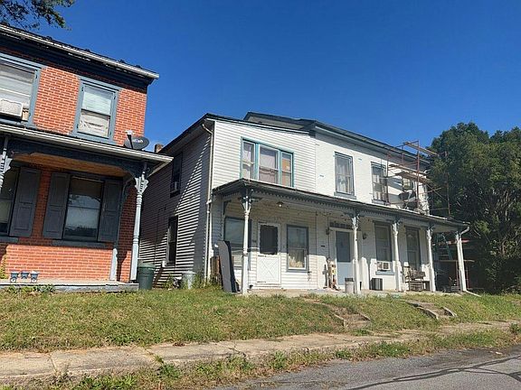 3rd image of 706 N Front St