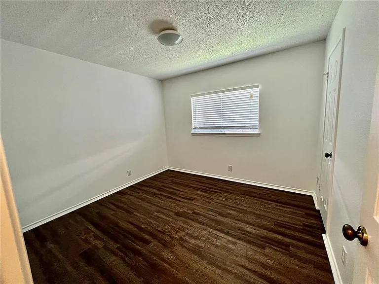 1105 Jolie Ln — Photo 12