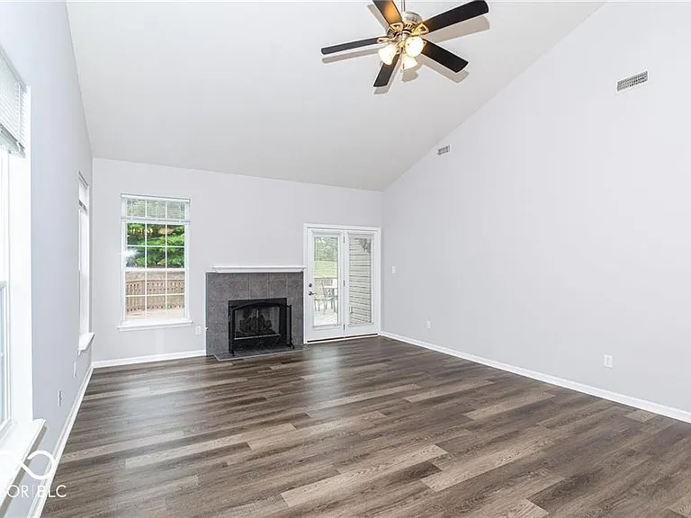 10272 Lakeland Dr — Photo 4