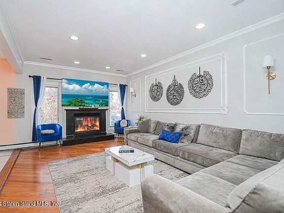 5th image of 65 Comfort Ct