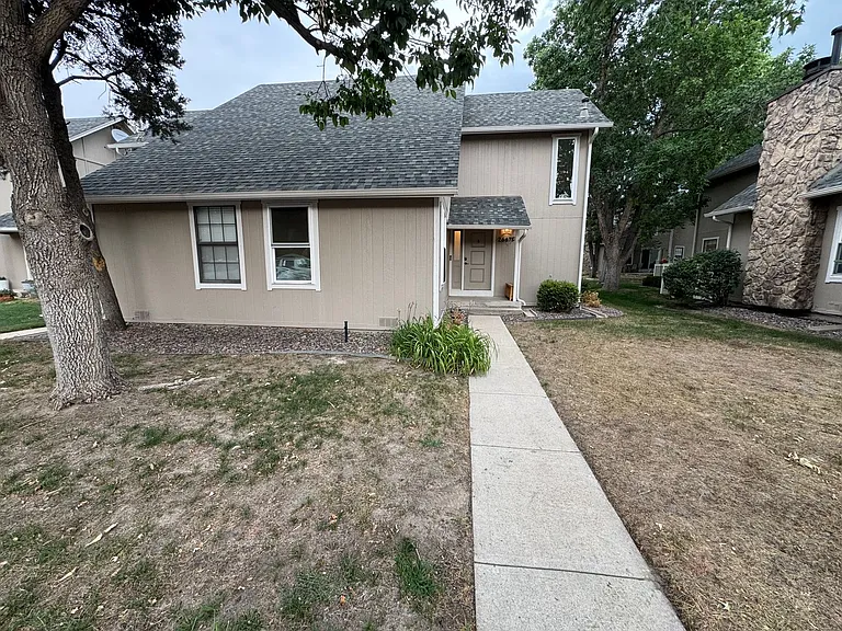 2667 S Xanadu Way #F — Photo 3