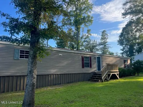 38 Maple Ave, Mc Henry, MS 39561