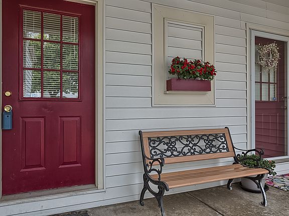 4th image of 1456 Whispering Creek Dr