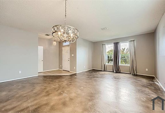 5th image of 3011 Hobble Ct