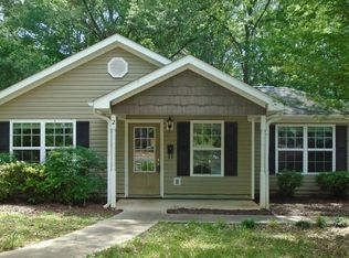 2 Westgate Cir, Newnan, GA 30263