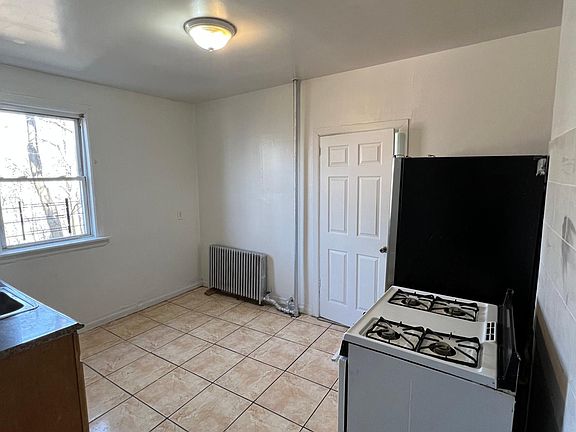 5th image of 43 Currans Ln #2L