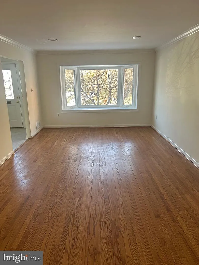4 bed, 3.5 bath, 1716 sqft, $3,900 — Photo 3