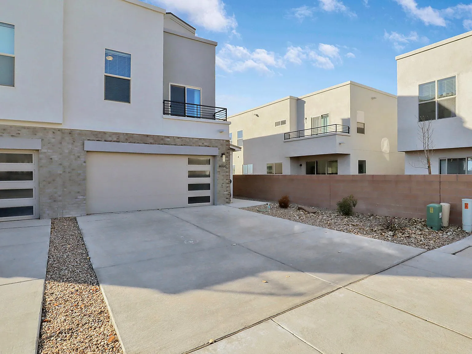 2 bed, 1704 sqft, $2,550 — Photo 3