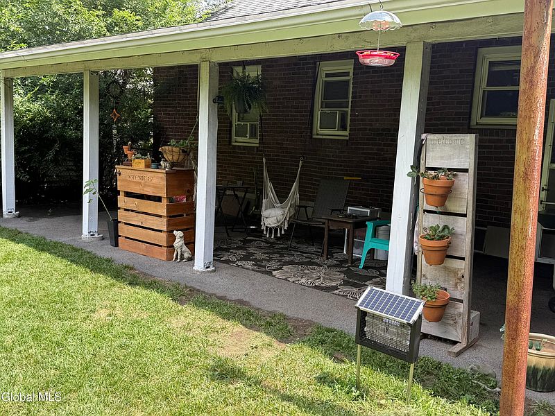 5th image of 1116 Austin Place