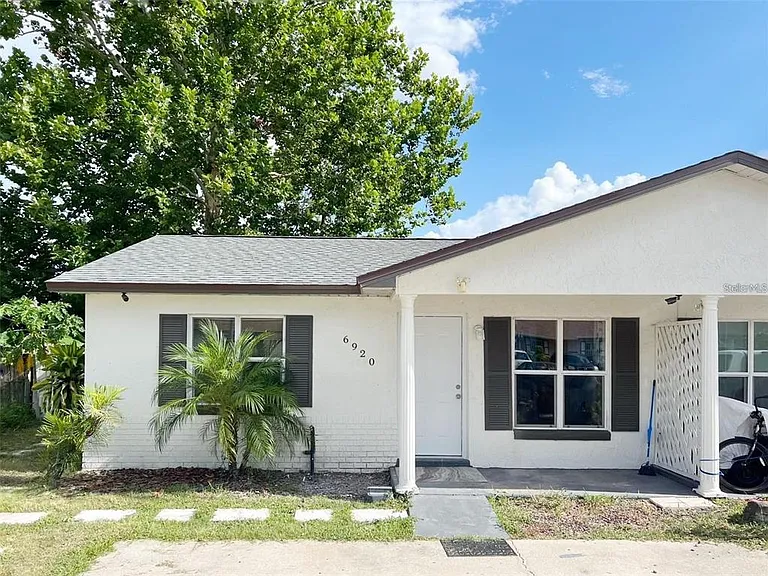 6920 Edgefield Ln — Photo 2