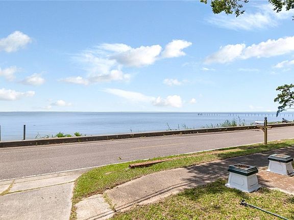 4th image of 3220 Bay Front Rd