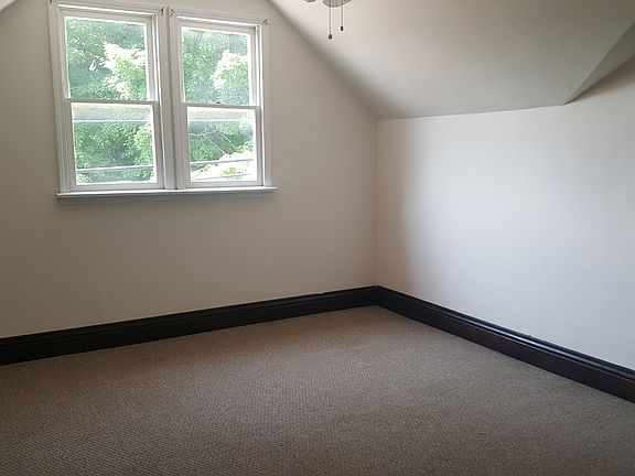 3rd image of 1017 Fountain Ave