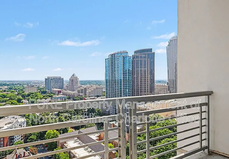 333 W Trade St #2101 — Photo 17
