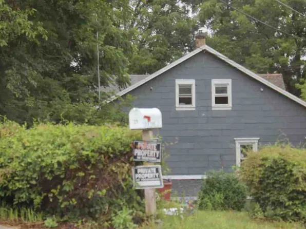 25 1/2 N Front St, Coplay, PA 18037