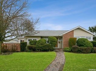 821 Van Buren Ave, East Meadow, NY 11554