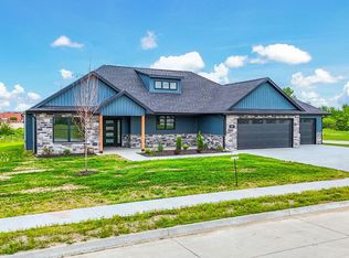 407 W Jaxon St, Sturgeon, MO 65284
