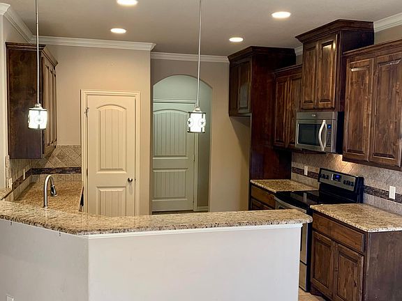 3rd image of 1435 Lauren Ln