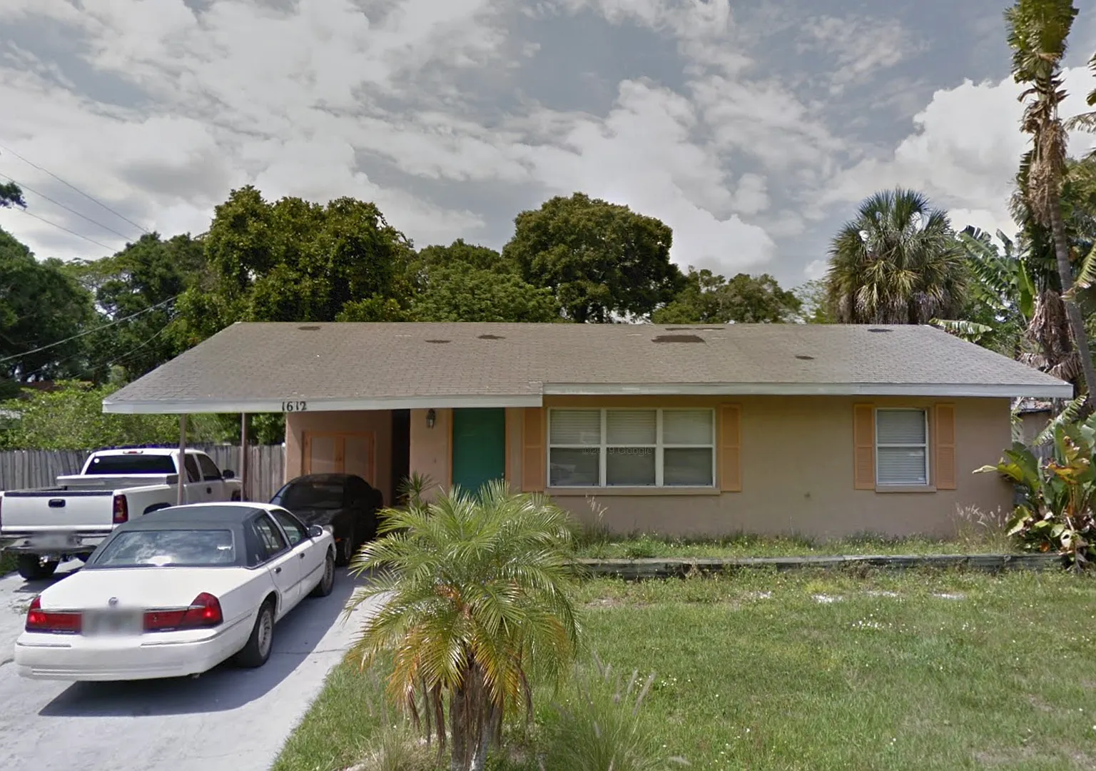2 Bedroom Home in the Heart of Bradenton — Photo 1