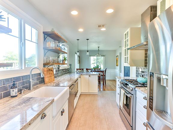 3rd image of 3133 Trinity Dr
