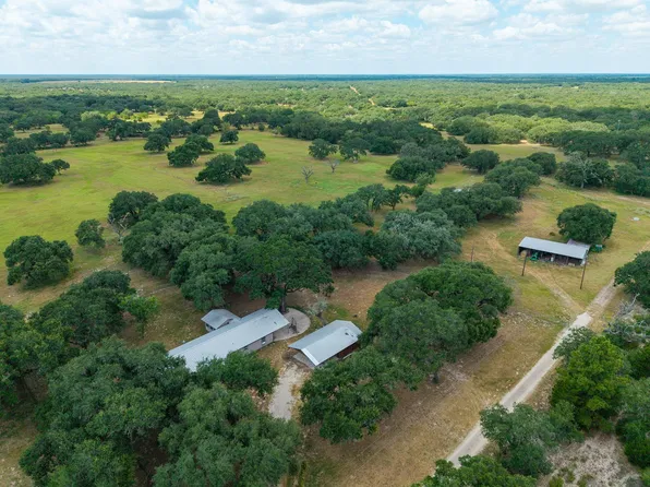 10338 Fm 2437, Hallettsville, TX 77964