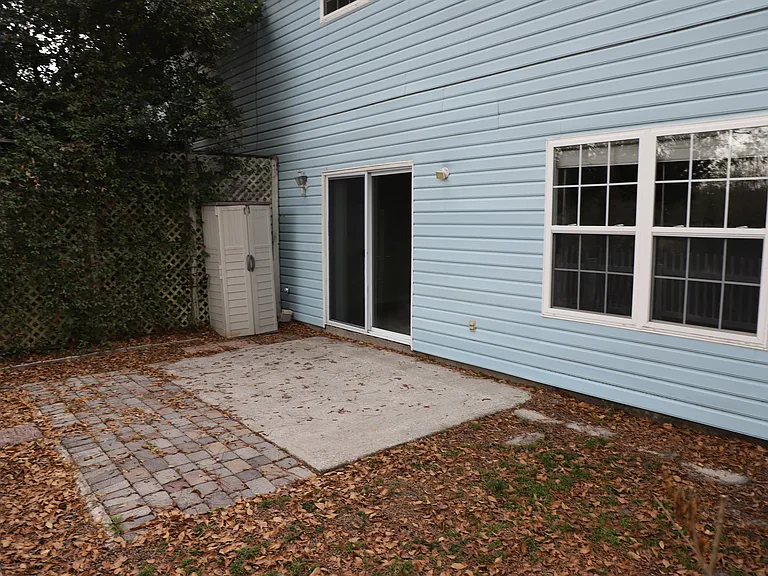 105 E Lakemont Dr — Photo 6