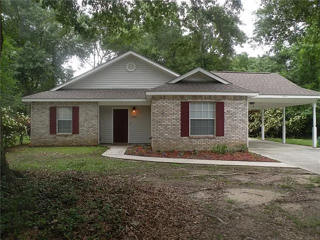 Photo 1 of 19 - 18121 Holly Ridge Dr - Hammond, LA Primary Photo - 18121 Holly Ridge Dr