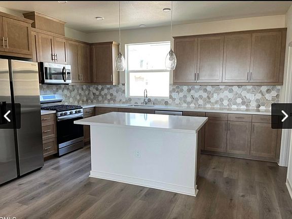 3rd image of 633 Winchester Dr