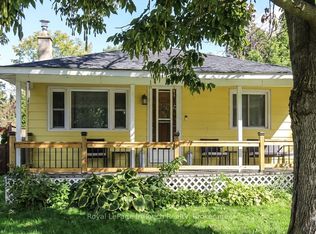 27 Peel St, Penetanguishene, ON L9M 1A5