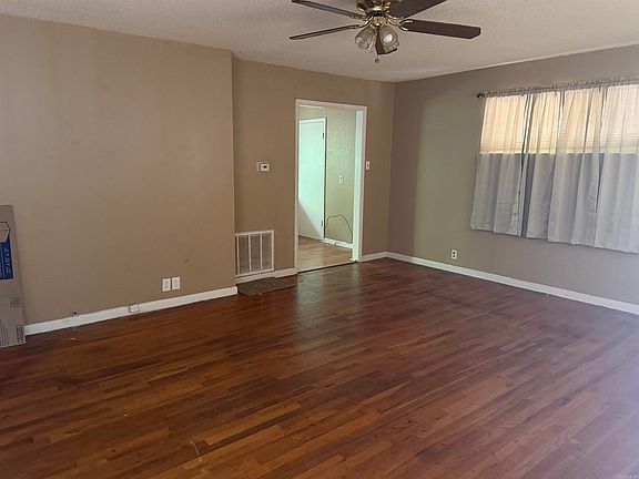5th image of 204 S 2nd St