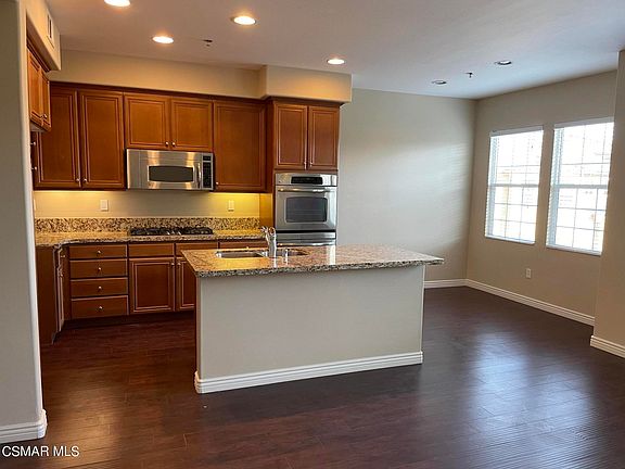 4th image of 399 E Hilltop Way