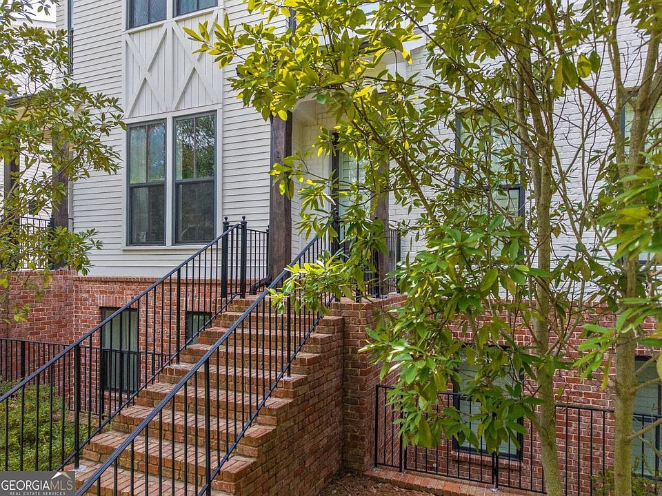 1st image of 213 Phillips Ln