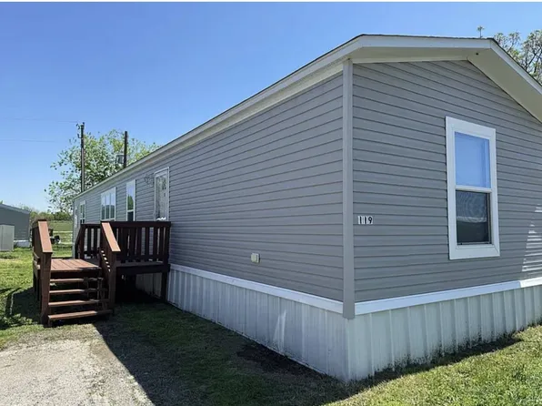 119 Palomino Dr, Sanger, TX 76266