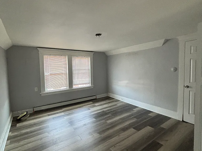 95-97 Wentworth St #3 — Photo 5