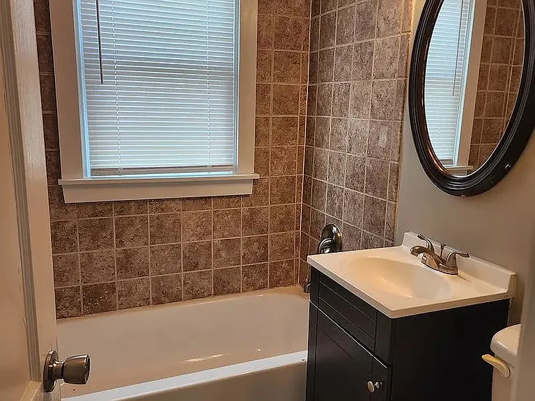 115 S Ivy Ave — Photo 8