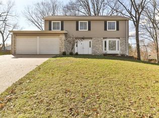 877 Totem Woods Ct, Ballwin, MO