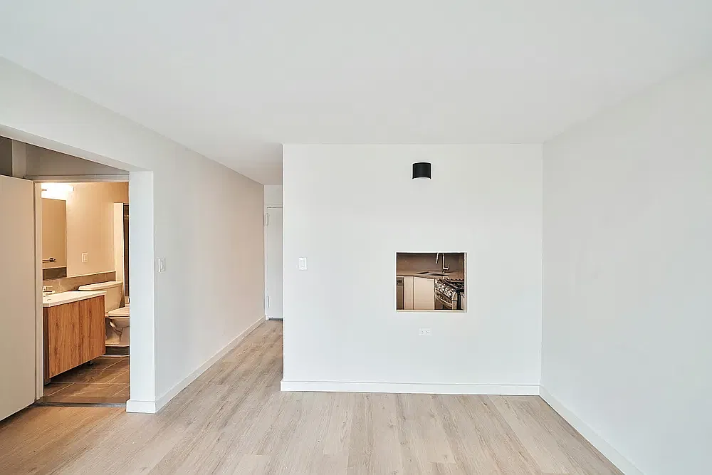 546 Main Street — Photo 1