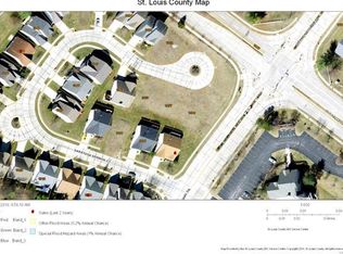 1077 Saratoga Springs Ct, Florissant, MO 63034