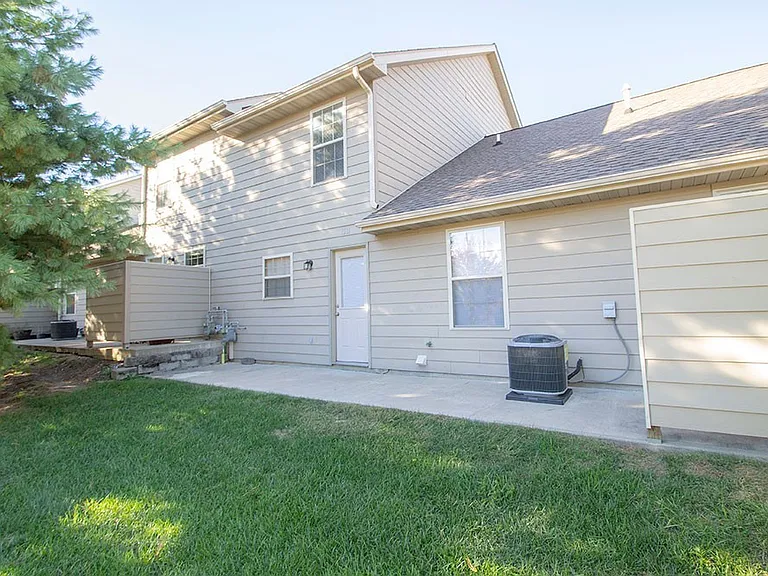 1311 Raleigh Dr — Photo 32